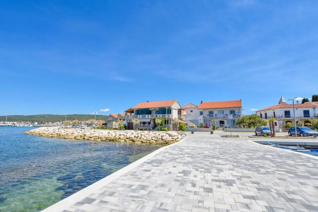 Apartments Marica Sukošan Kroatien